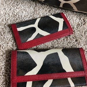 Giraffe print wallet with check cover